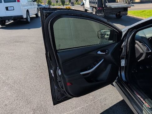 Used 2018 Ford Focus ST FWD image 27