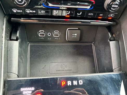 Used 2024 Jeep Grand Cherokee L Limited w/ Luxury Tech Group II image 31