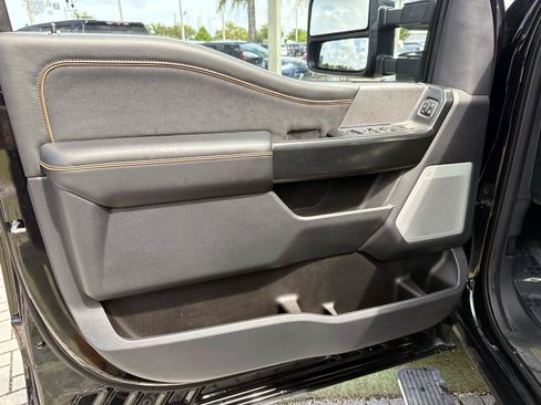 Used 2024 Ford F250 Platinum AWD/4WD image 18