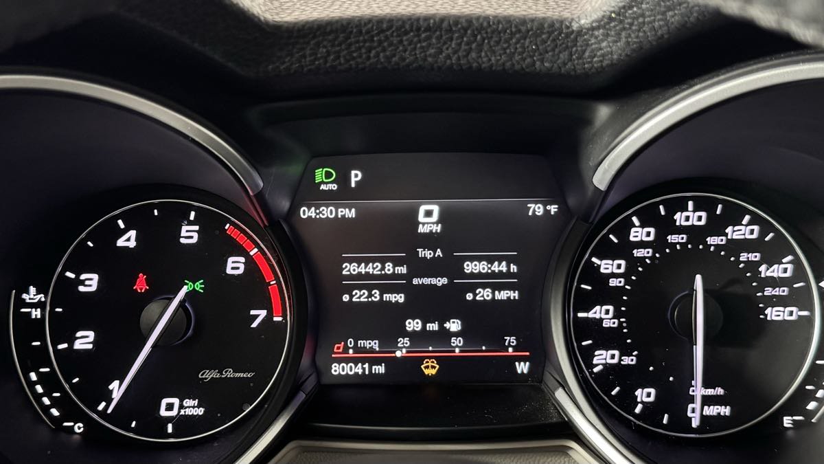 Used 2020 Alfa Romeo Stelvio Ti Sport w/ Quick Order Package 22S Sport AWD/4WD image 19
