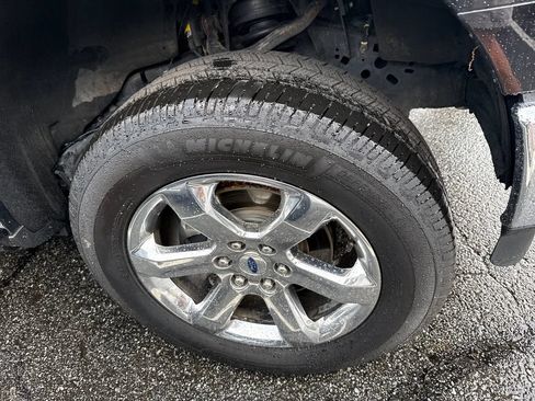Used 2021 Ford F150 Lariat w/ Equipment Group 502A High AWD/4WD image 8