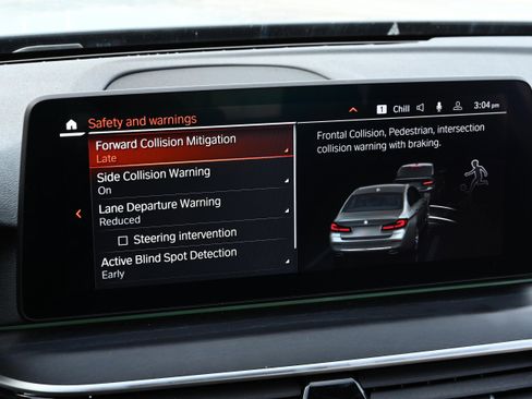 Used 2023 BMW 530i xDrive w/ Premium Package image 33