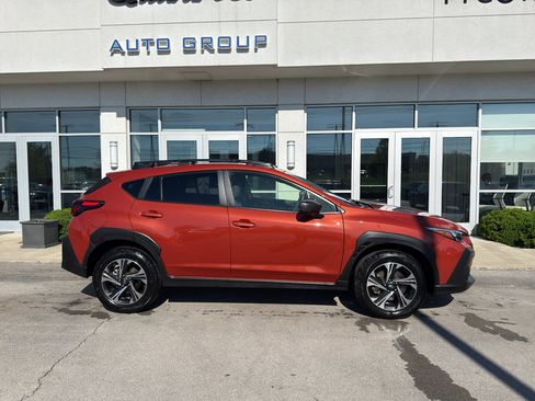 Used 2024 Subaru Crosstrek 2.0i Premium AWD/4WD image 2