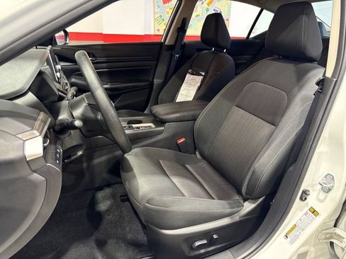 Used 2026 Nissan Altima 2.5 SV AWD/4WD image 12