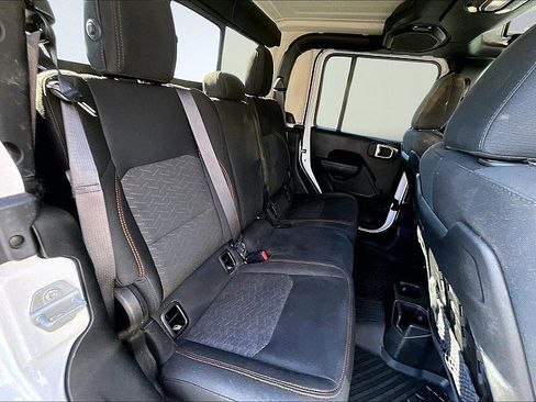 Used 2022 Jeep Gladiator Mojave w/ Cold Weather Group image 27
