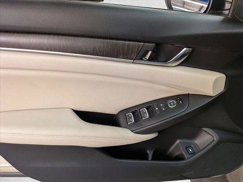 Used 2018 Honda Accord EX image 10