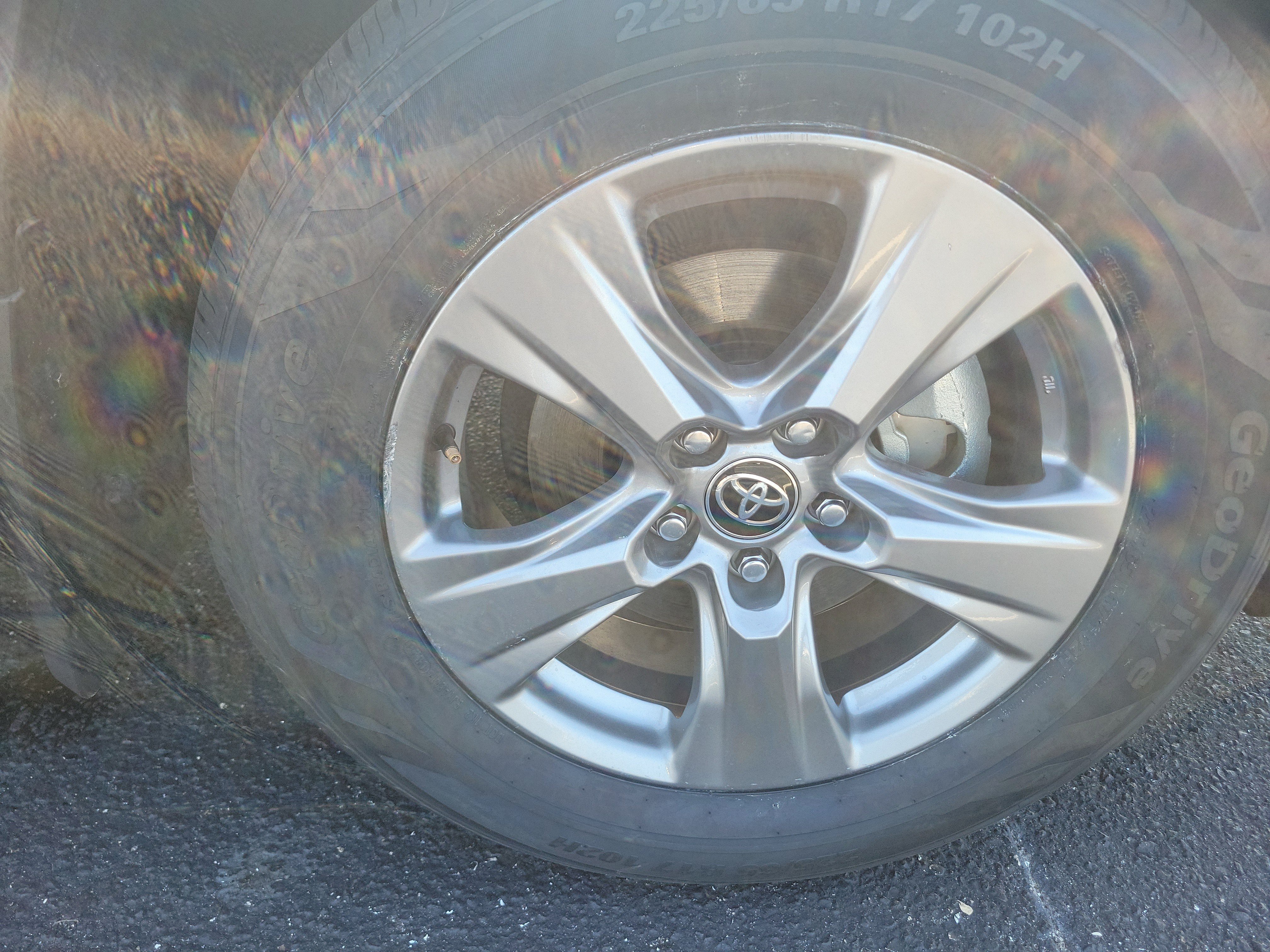 Used 2024 Toyota RAV4 XLE w/ Convenience Package FWD image 9