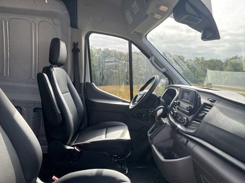 New 2025 Ford Transit 250 148 Medium Roof image 29