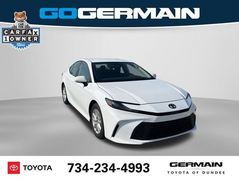 Used 2025 Toyota Camry LE FWD image 4