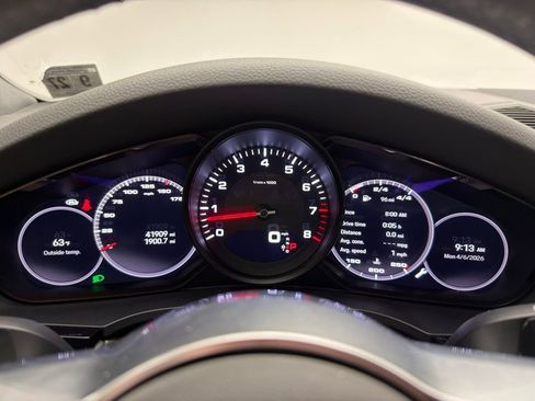 Used 2023 Porsche Cayenne image 15