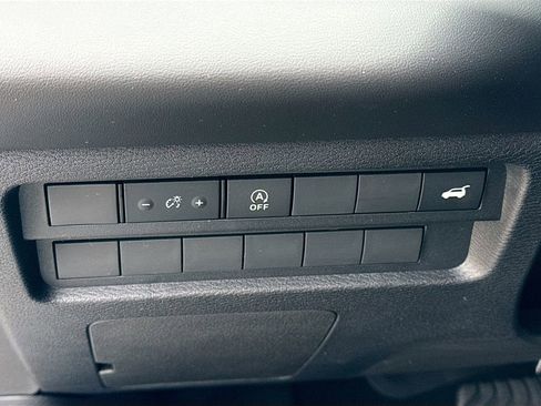 New 2026 Mitsubishi Outlander SE image 10