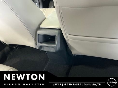 Used 2025 Honda HR-V EX-L image 15