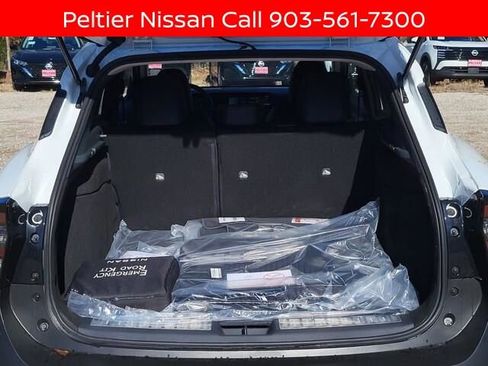 New 2025 Nissan Kicks SR w/ Illumination Package image 7