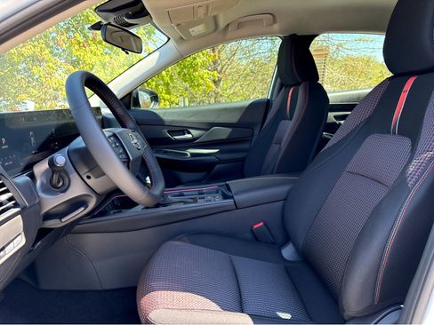 New 2026 Nissan Sentra SR w/ SR Premium Package FWD image 10