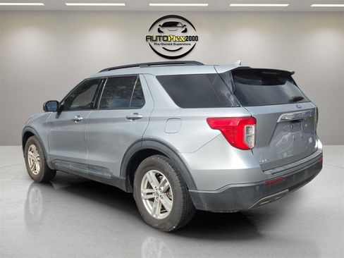 Used 2020 Ford Explorer XLT w/ Equipment Group 202A image 5