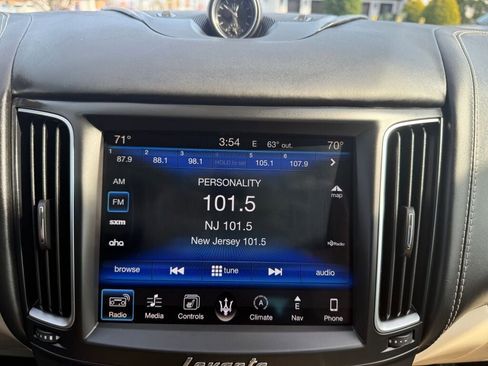 Used 2017 Maserati Levante S image 17