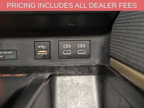 Used 2025 Toyota Camry SE FWD image 14