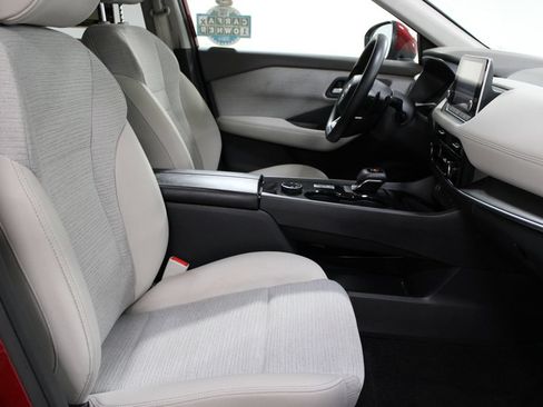Used 2023 Nissan Rogue SV AWD/4WD image 24