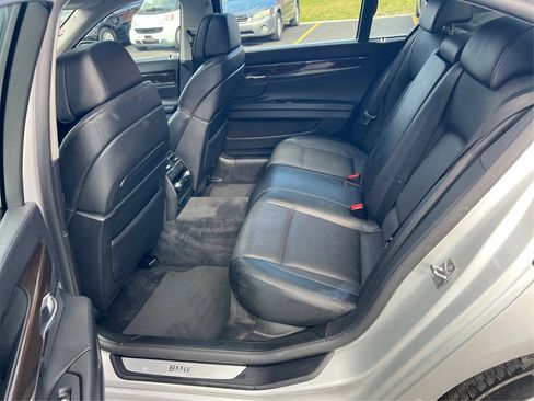 Used 2011 BMW 750Li xDrive image 11