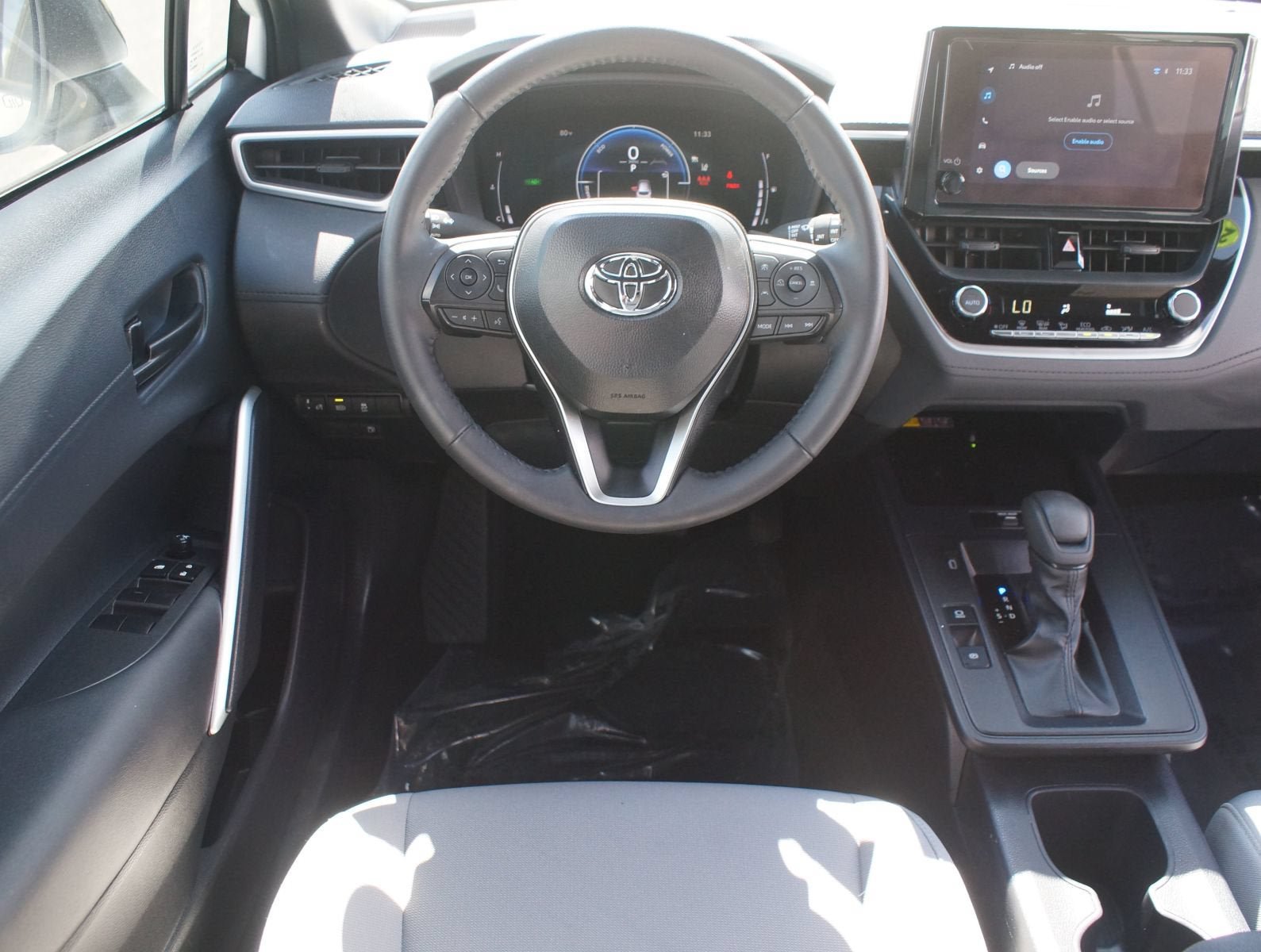 Used 2026 Toyota Corolla Cross AWD Hybrid w/ Moonroof Package image 5