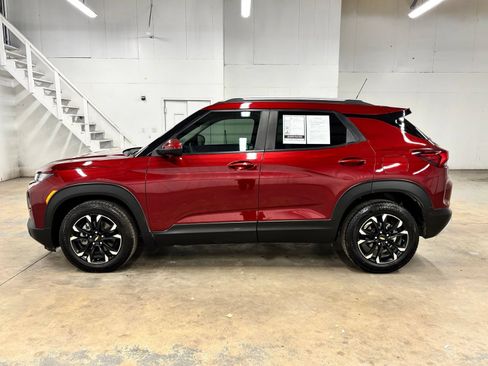 Used 2023 Chevrolet TrailBlazer LT w/ Convenience Package FWD image 4