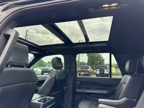Used 2023 Ford Expedition Max Platinum AWD/4WD image 8
