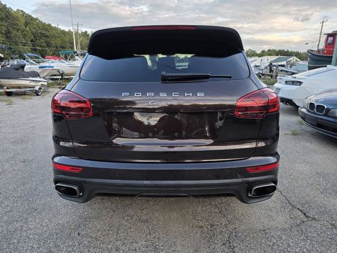 Used 2016 Porsche Cayenne AWD/4WD image 10
