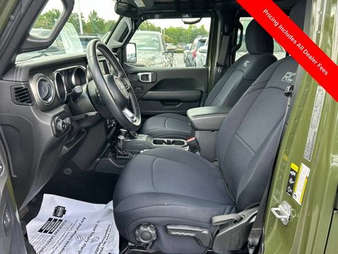 Used 2021 Jeep Wrangler Unlimited Sahara AWD/4WD image 2