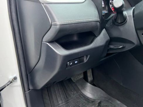 Used 2021 Toyota RAV4 LE image 11