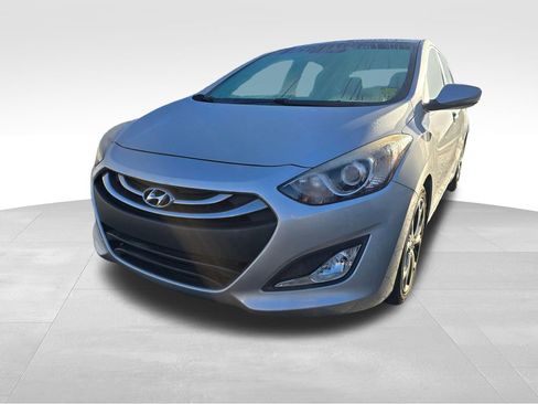 Used 2013 Hyundai Elantra GT w/ Tech Pkg image 4