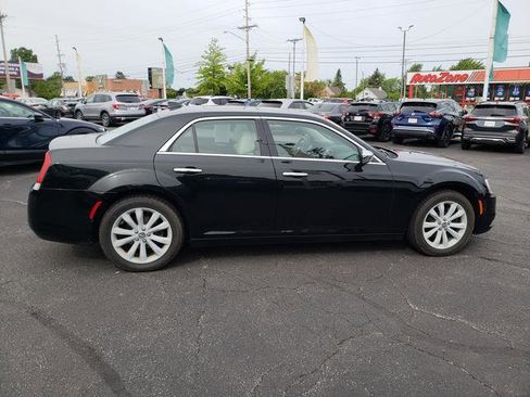 Used 2016 Chrysler 300 C w/ Harman/Kardon Audio Group image 8