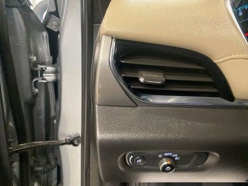 Used 2023 Chevrolet Traverse LS FWD image 10