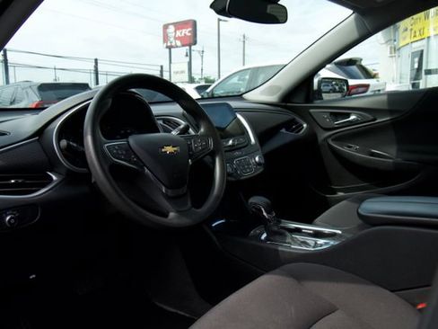 Used 2024 Chevrolet Malibu LT FWD image 13