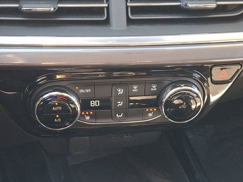 Certified 2025 Chevrolet Trax ACTIV w/ Sunroof Package image 17