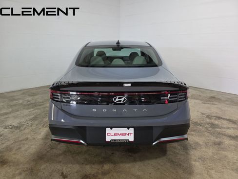 Certified 2025 Hyundai Sonata SE image 7