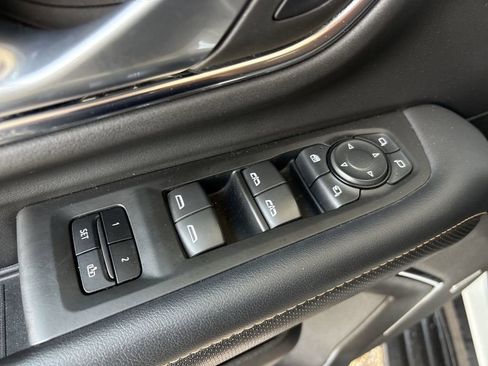 Certified 2022 GMC Yukon XL AT4 AWD/4WD image 23
