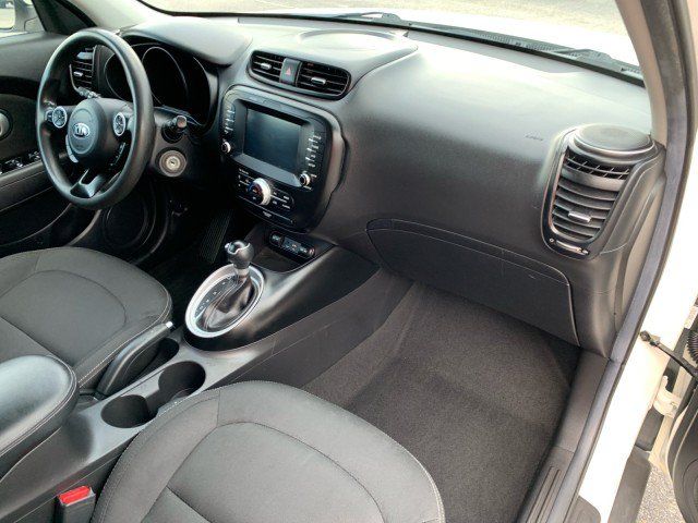 Used 2019 Kia Soul + FWD image 18