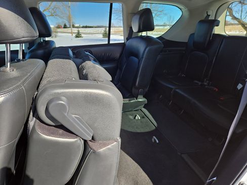 Used 2023 Nissan Armada SL image 12