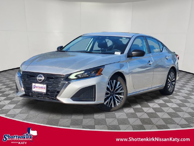 Used 2025 Nissan Altima 2.5 SV FWD image 1