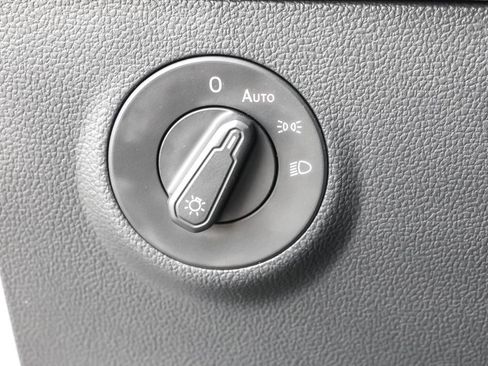 Certified 2023 Volkswagen Taos SEL AWD/4WD image 20