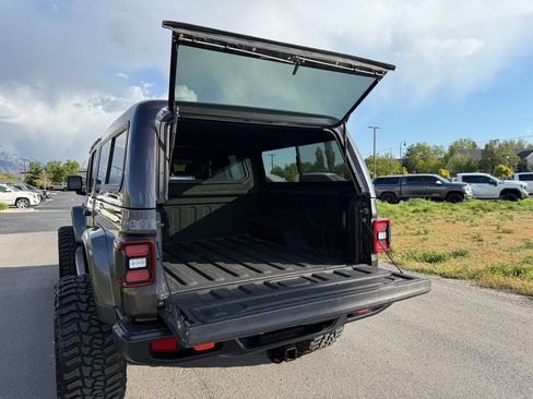 Used 2020 Jeep Gladiator Overland w/ LED Lighting Group AWD/4WD image 13