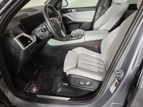 Used 2025 BMW X5 sDrive40i w/ Premium Package RWD image 11