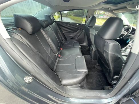 Used 2009 Volkswagen Passat Komfort FWD image 19