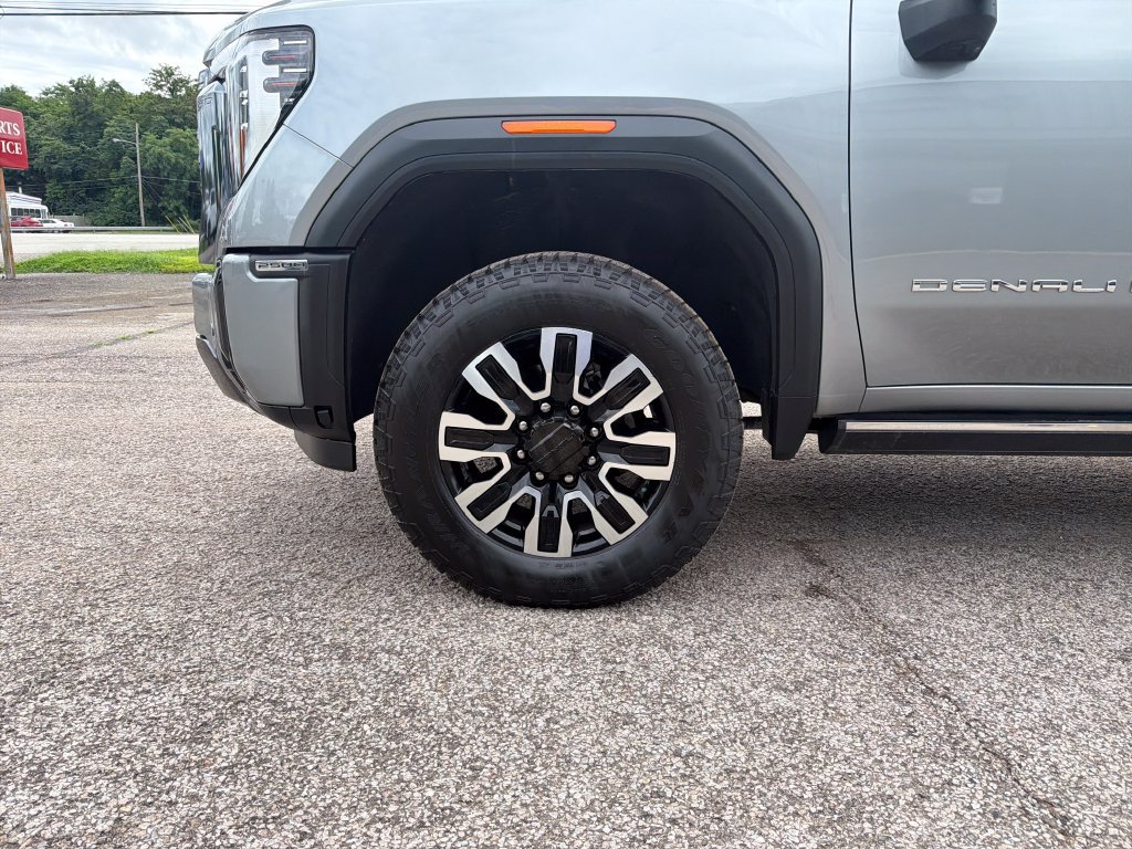Used 2024 GMC Sierra 2500 Denali Ultimate AWD/4WD image 10