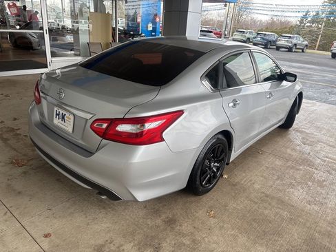 Used 2017 Nissan Altima 2.5 S w/ Power Driver Seat Package image 5