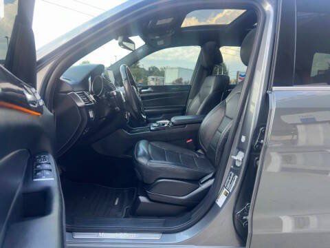 Used 2017 Mercedes-Benz GLS 450 4MATIC image 4