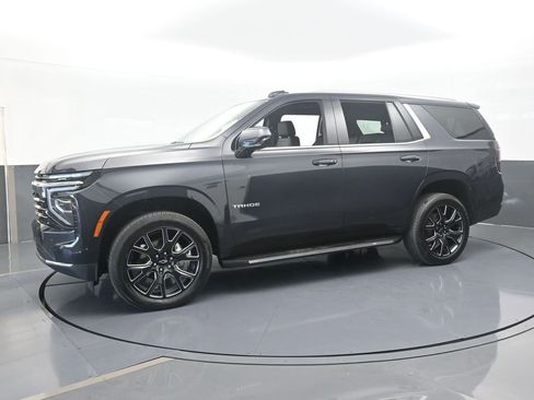 Used 2025 Chevrolet Tahoe LT image 2