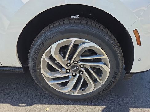 New 2025 Lincoln Navigator Reserve image 8