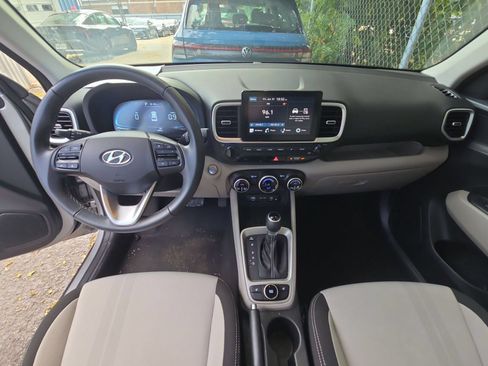 Used 2026 Hyundai Venue SEL FWD image 14