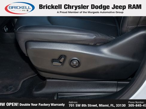 Used 2024 Chrysler Pacifica Limited FWD image 28